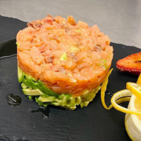 TARTA DI SALMONE E AVOCADO